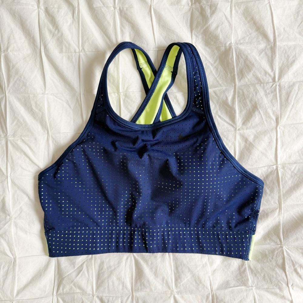 Nike Classic Cross Back Women’s Medium Support Sports Bra